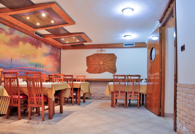 Food & Drinks, Gold Hotel, Korçës