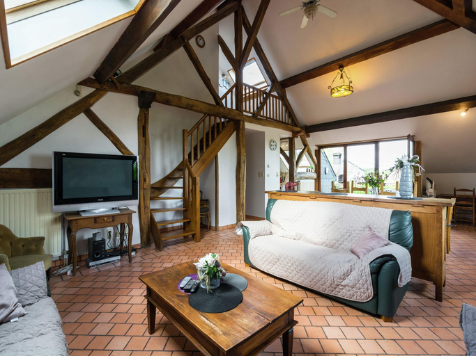Bedroom 2, Peaceful Fontenelle Farmhouse, Namur