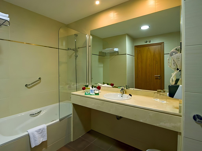 Bathroom 4, Avant Torrejon, Madrid