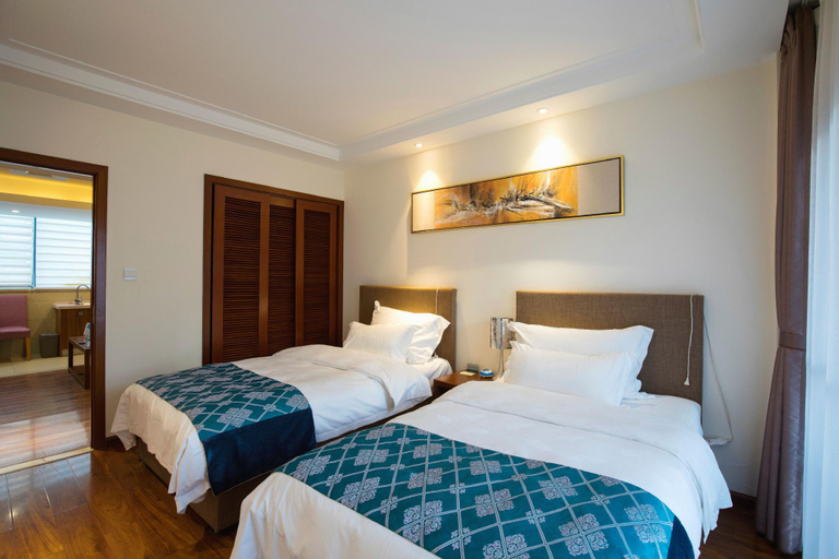 Bedroom 3, Hotspring Peninsula Resort Hotel, Kunming
