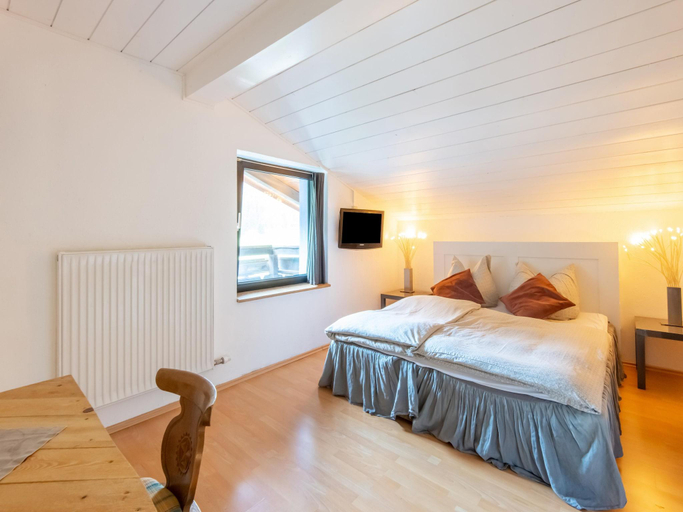 Bedroom 2, Apartment in Bichlbach near Ski Slopes, Reutte