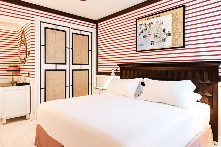 Bedroom 3, Savoy Beach Hotel, Salerno