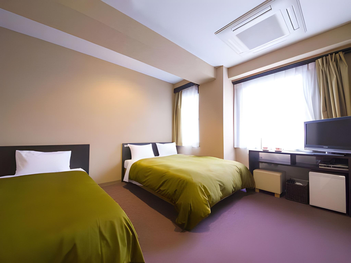 Bedroom 2, Nishiakashi Rincarn Hotel, Akashi