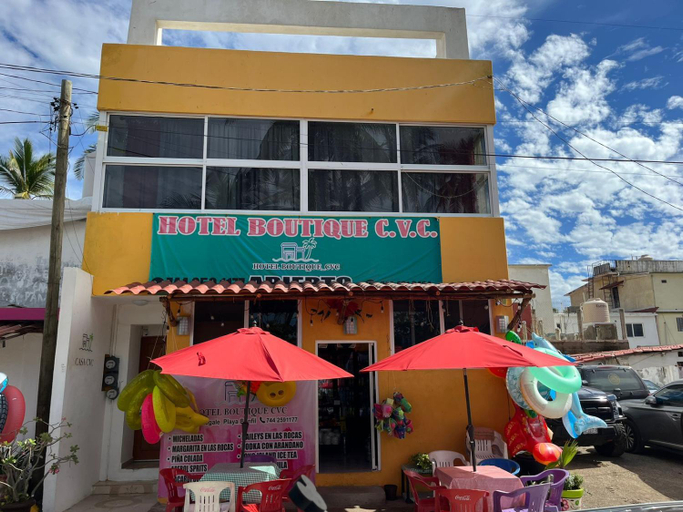 Exterior & Views