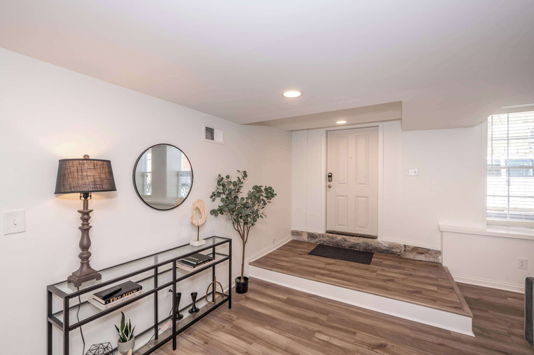 Others 3, Covington Charm Suites, Kenton