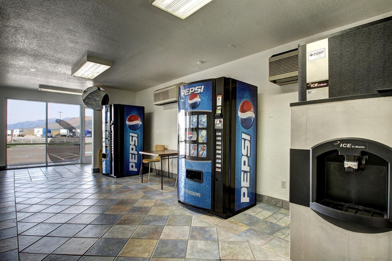 Others 5, Motel 6 Wells, Elko