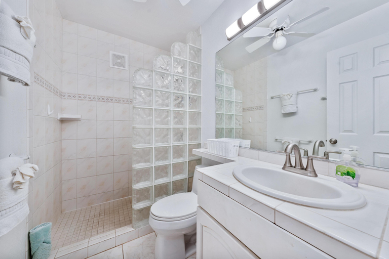 Bathroom 3, Big Island Kona Isle E32 1 Bedroom Condo, Hawaii