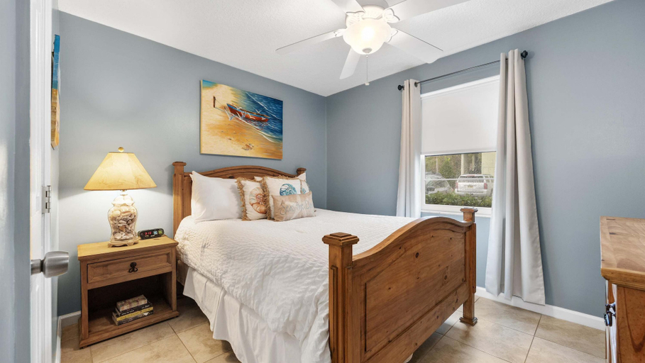 Bedroom 5, Coastal Clipper Charming 2 Bdr, Walk to Beach!, Saint Johns