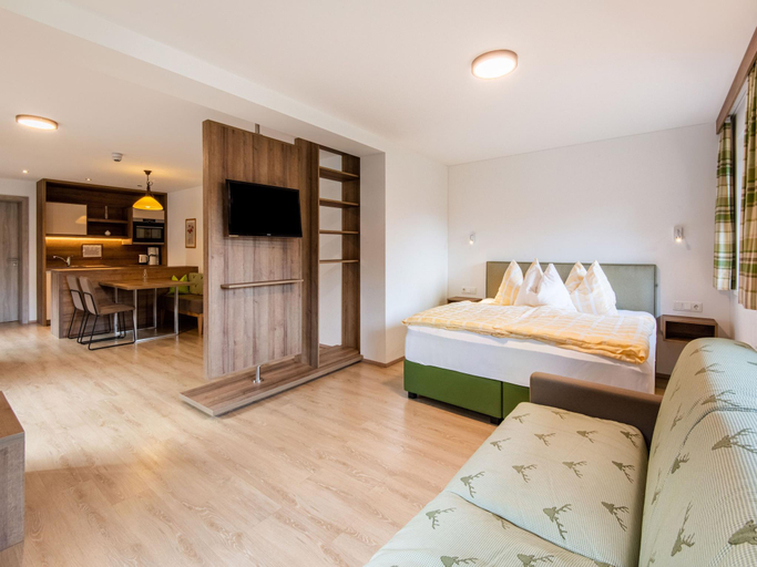 Bedroom 2, Apartment in Wald near Zillertal Ski Slopes, Zell am See