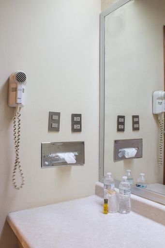 Bathroom 3, BONITTO INN® Gonzalez, González