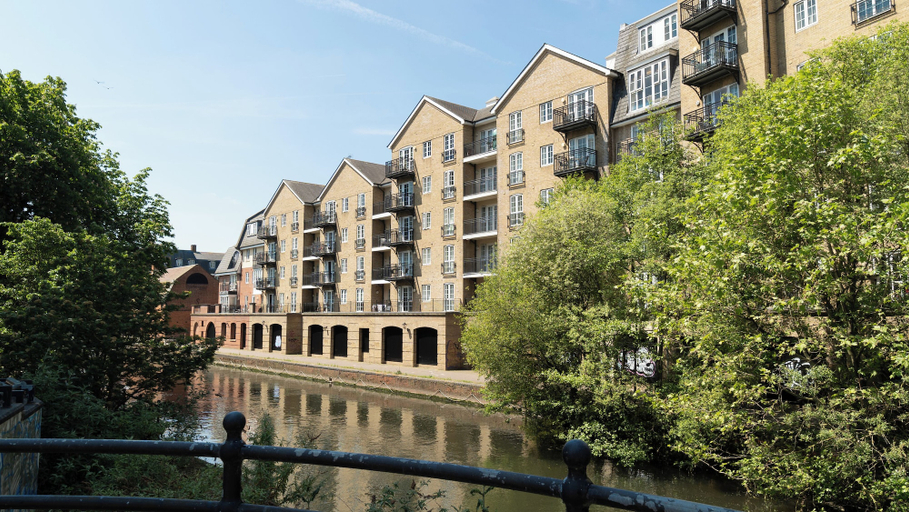 Exterior & Views, Riverside House, Reading