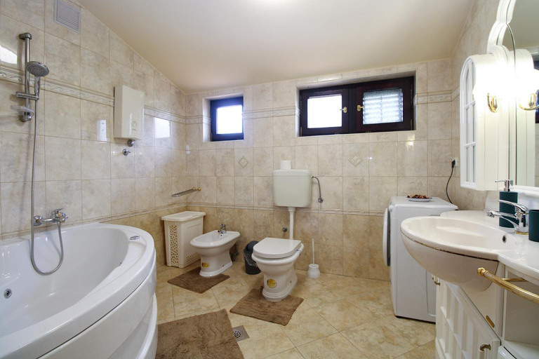 Others 5, Apartments Richard 2319, Medulin