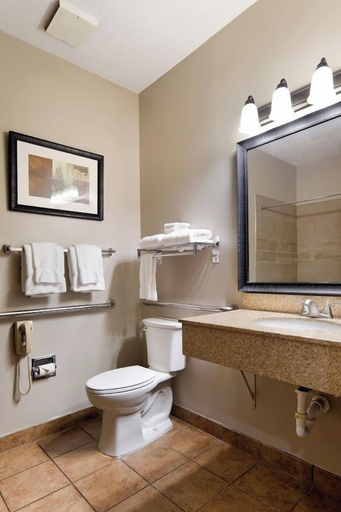 Bathroom 5, Cedar Shore Resort, Lyman