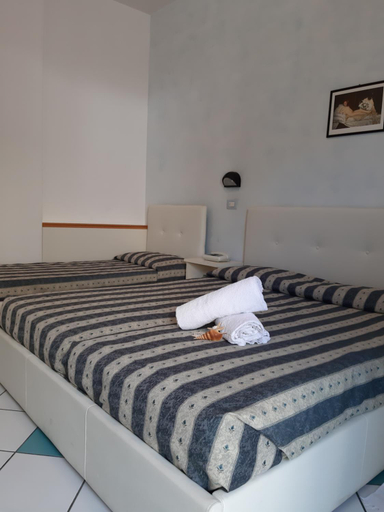 Bedroom 2, Hotel Poker, Rimini