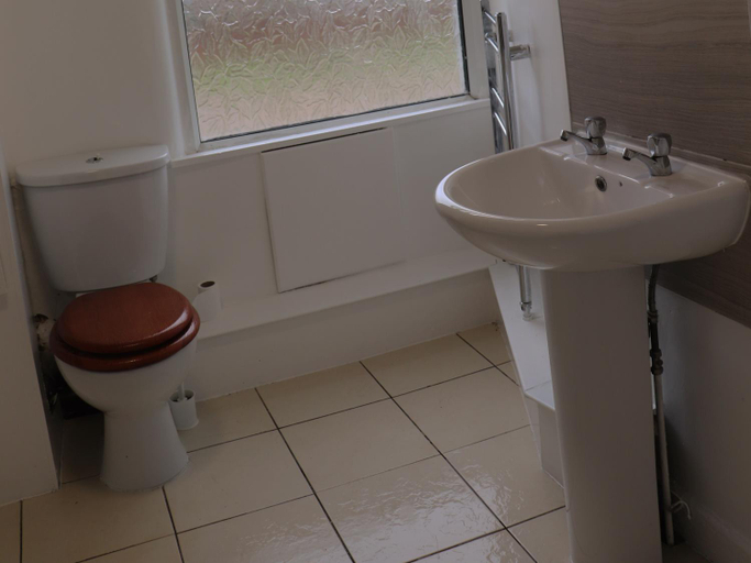 Bathroom, The Kop View, Sefton