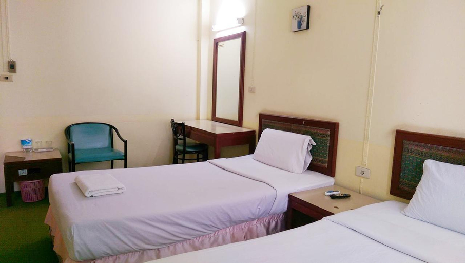 Bedroom 2, Wattana Trang Hotel, Muang Trang