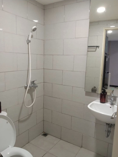 Bathroom, 2BR Pakuwon City Mall Surabaya Indonesia, Surabaya