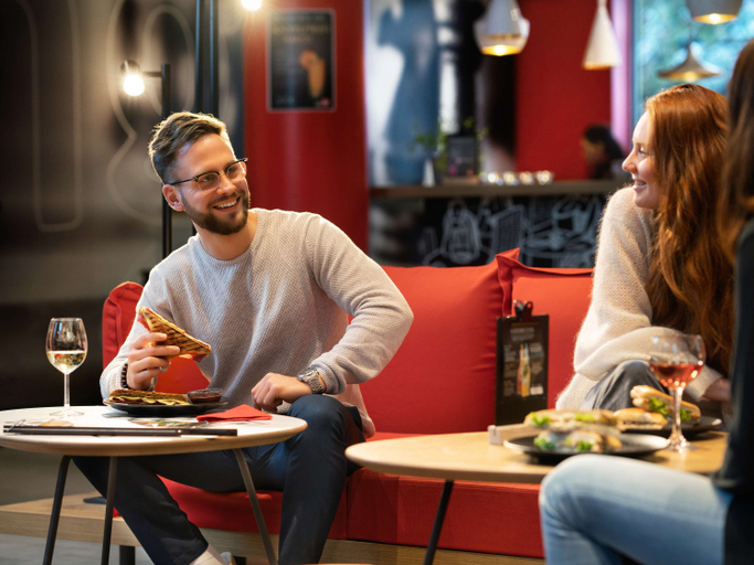 Food & Drinks 5, ibis Orange Centre Échangeur A7 A9, Vaucluse