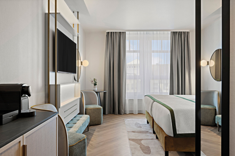 Bedroom 4, Leonardo Hotel Mainz, Mainz