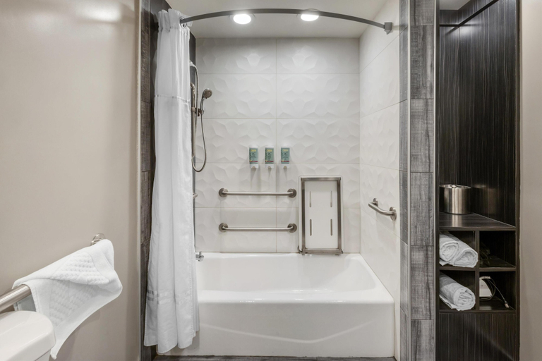 Bathroom 4, SureStay Plus by Best Western Santa Clara Silicon Valley, Santa Clara