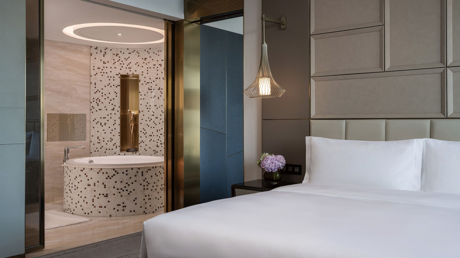 Bedroom 4, InterContinental Zhengzhou Zhengdong by IHG, Zhengzhou