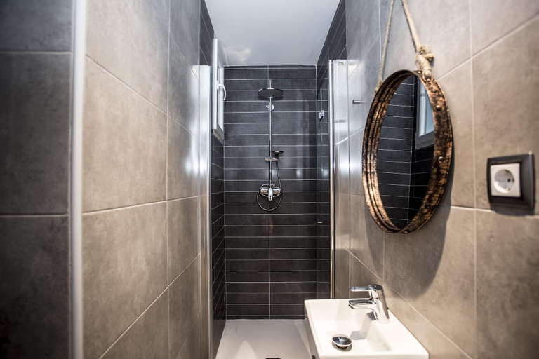 Bathroom 3, Hola Rooms, Madrid