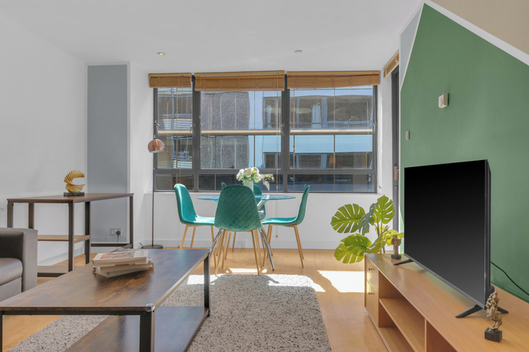 Others 5, One Bed Serviced Apt in Farringdon, London