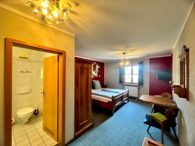 Others 5, Hotel das rot, Lichtenfels