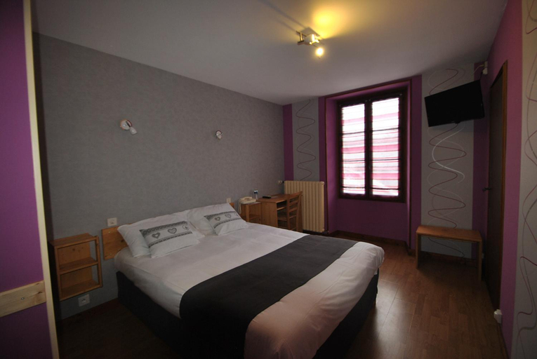 Bedroom 2, Auberge du Herisson, Jura