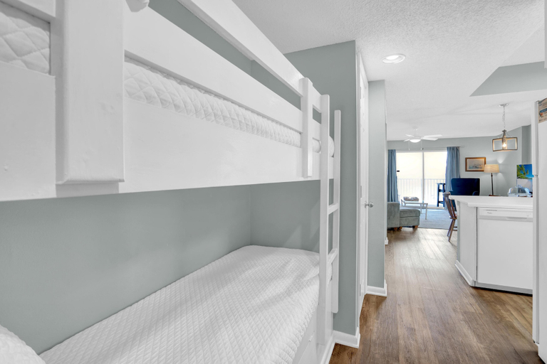 Bedroom 2, Four Winds 304, Baldwin