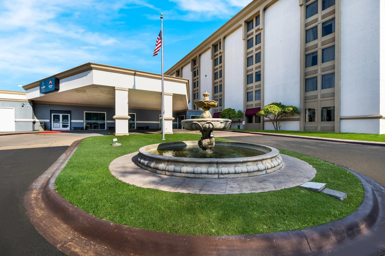 Exterior & Views 2, Suburban Studios San Angelo near Convention Center, Tom Green