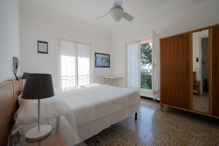 Bedroom 2, Hotel Zoagli, Genova