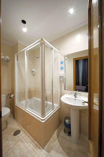 Bathroom 3, Hostal Las Fuentes, Madrid
