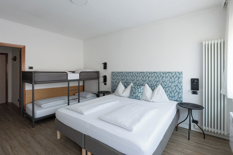 Bedroom 4, Gasthof Salurn, Bolzano