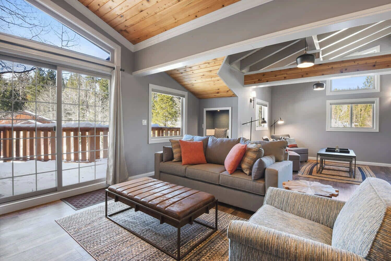 Others 2, Alpine Chalet Nature Lovers Rejoice! Chic 4 BDR, Placer