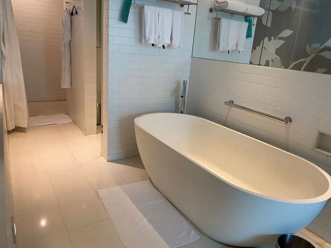Bathroom 5, Le Méridien Zhengzhou, Zhengzhou