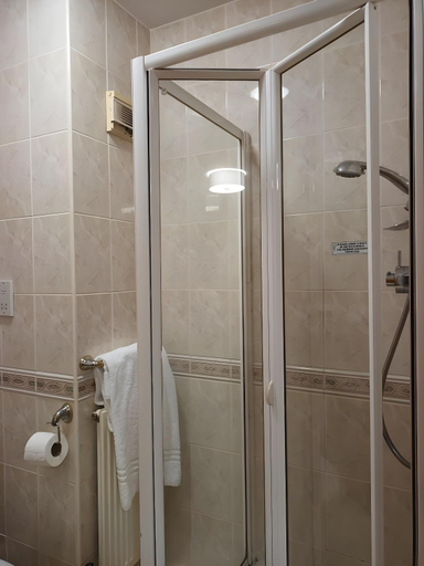 Bathroom 4, The Corn Mill Lodge Hotel, Leeds