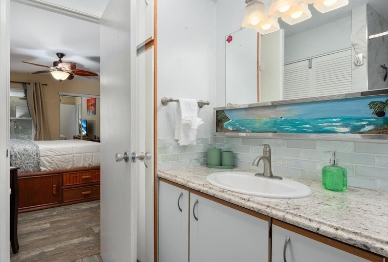 Bathroom 2, Big Island Fairway Terrace A-202 2 Bedroom Condo, Hawaii