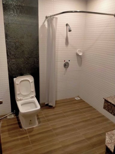 Bathroom 4, Golden Dragon Resort, Muang Sing Buri