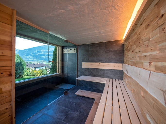 Spa treatment 3, Holiday Home With Sauna, Schwaz