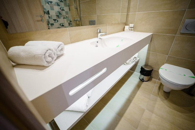 Bathroom 4, Bacolux Koralio, Eforie Nord, Tuzla