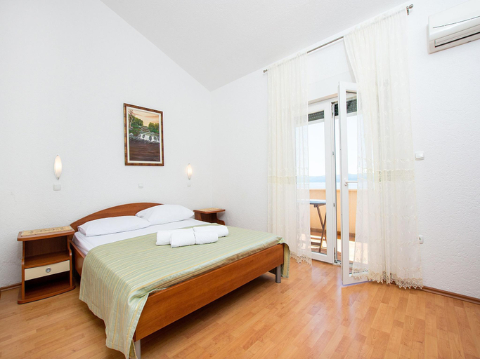 Bedroom, Charming Seaside Apartment, Omiš