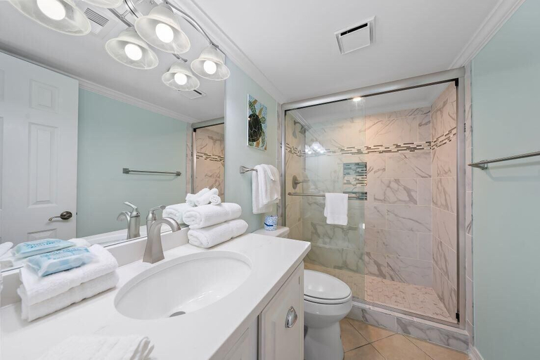 Bathroom 4, Island Winds West 280, Baldwin