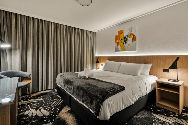 Others 5, Prince of Wales Hotel, Hobart