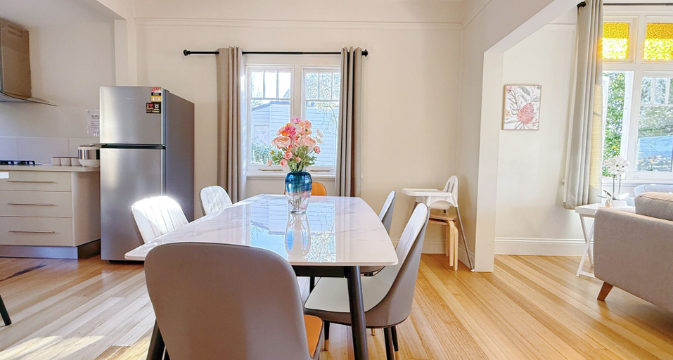 Living area 4, StayAU 2BR Home w/ Stunning Views in Tasmania, Launceston - Pt B