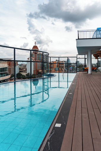 Sport & Beauty, Kingfisher Nest Hotel Suites-Westlands, Near Sarit Center, Westlands
