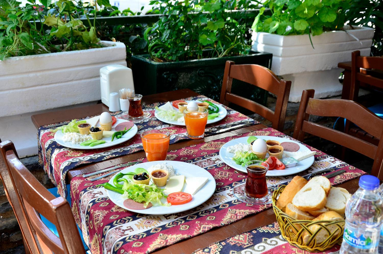 Others 4, Sevin Pansiyon, Bodrum