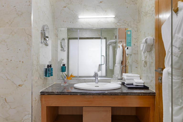 Bathroom 5, Golden Tulip Westlands Nairobi, Westlands