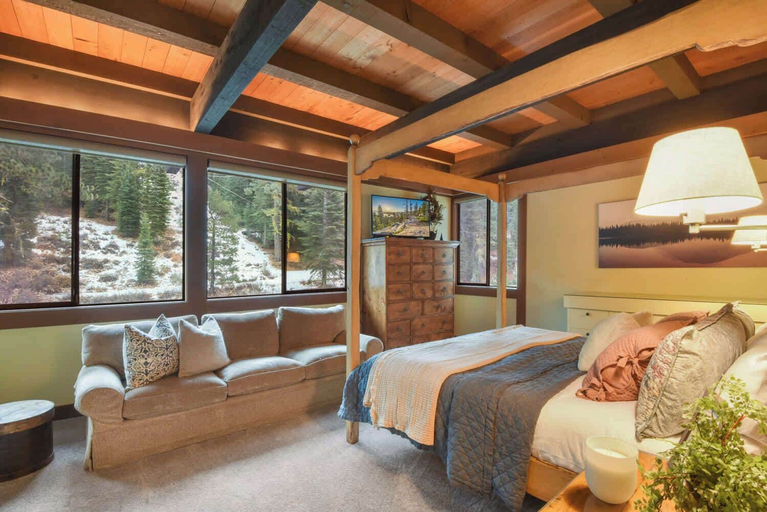 Others 5, Joy on the River Stunning Waterfront Home for 10, Placer