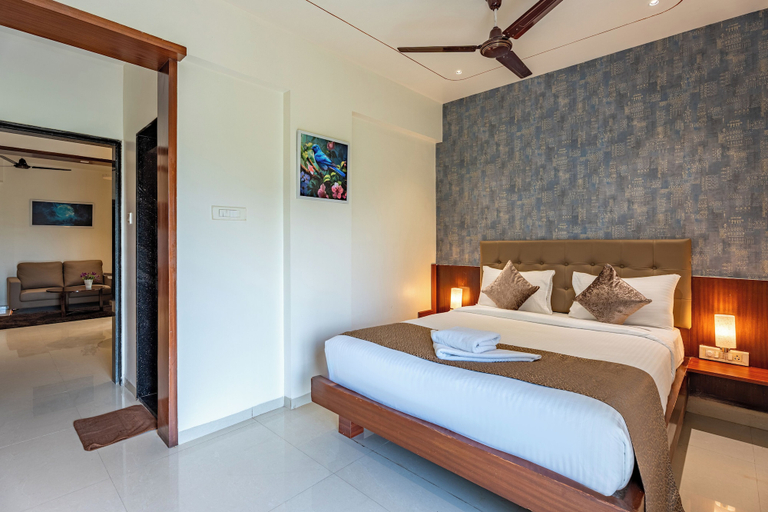 Bedroom 3, StayBird - Azure Suites Business Hotel, Pune